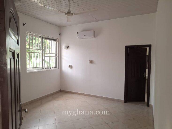 4 bedroom house with pool to let at Abelemkpe near Lincoln School, Accra