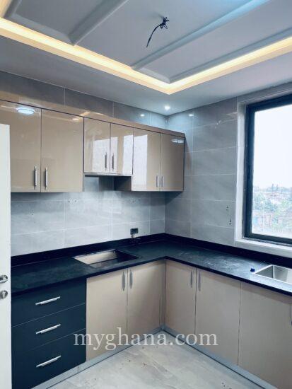2bedrooms apartment for ren in Adjiringanor School Junction