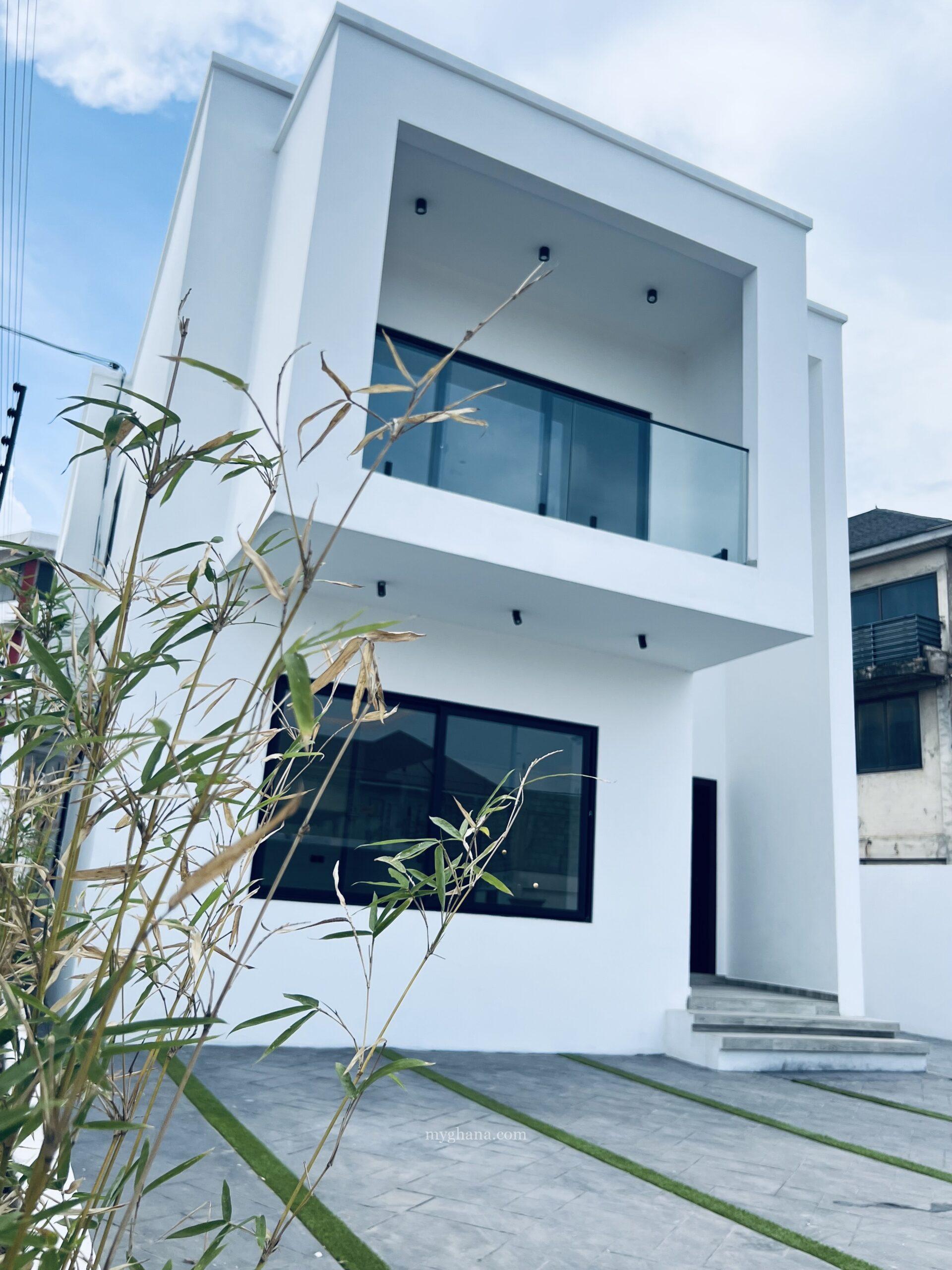 3bedroom house for rent in Adjiringanor school junction