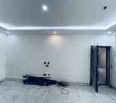 2bedrooms apartment for ren in Adjiringanor School Junction