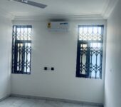 2bedrooms apartment for ren in Adjiringanor School Junction