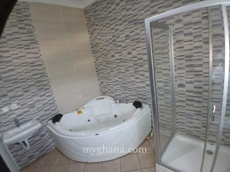 Executive 4bedroom house with 2boys quarters and a standby generator at eas