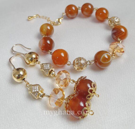 Beaded bracelet with earrings