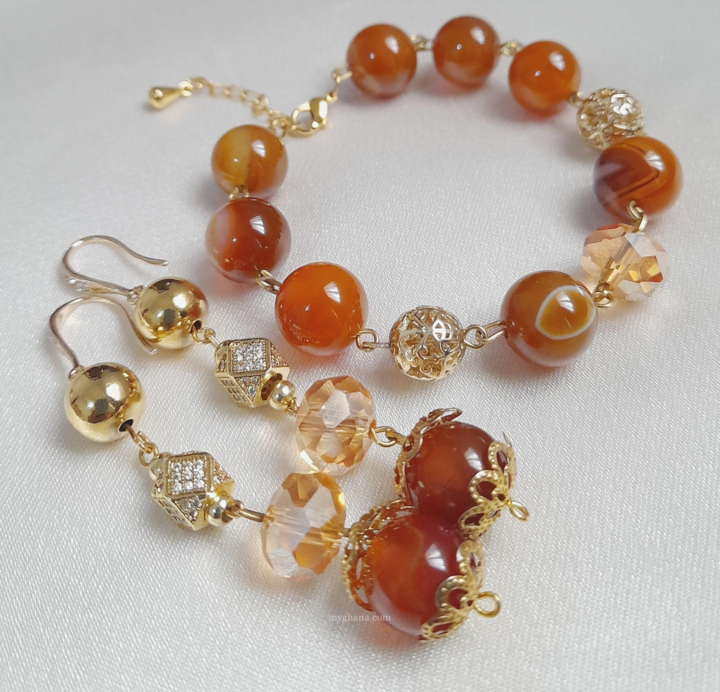 Beaded bracelet with earrings