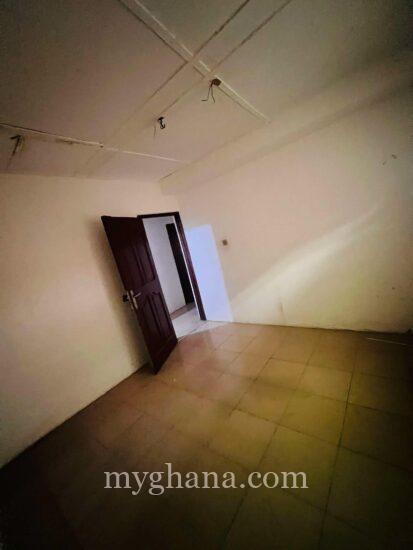 Chamber and hall self contained for rent