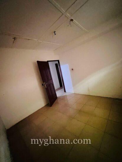 Chamber and hall self contained for rent