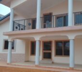 4 bedroom story building house for rent