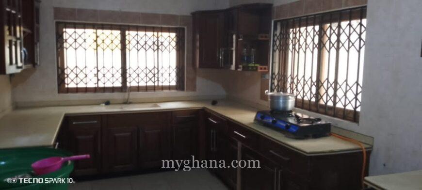 4 bedroom story building house for rent