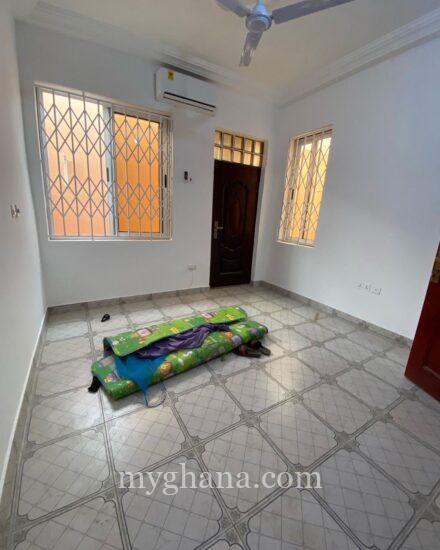 *1 🛏️ house to-let ¢2,500 per month 1yr @ Oyarifa*