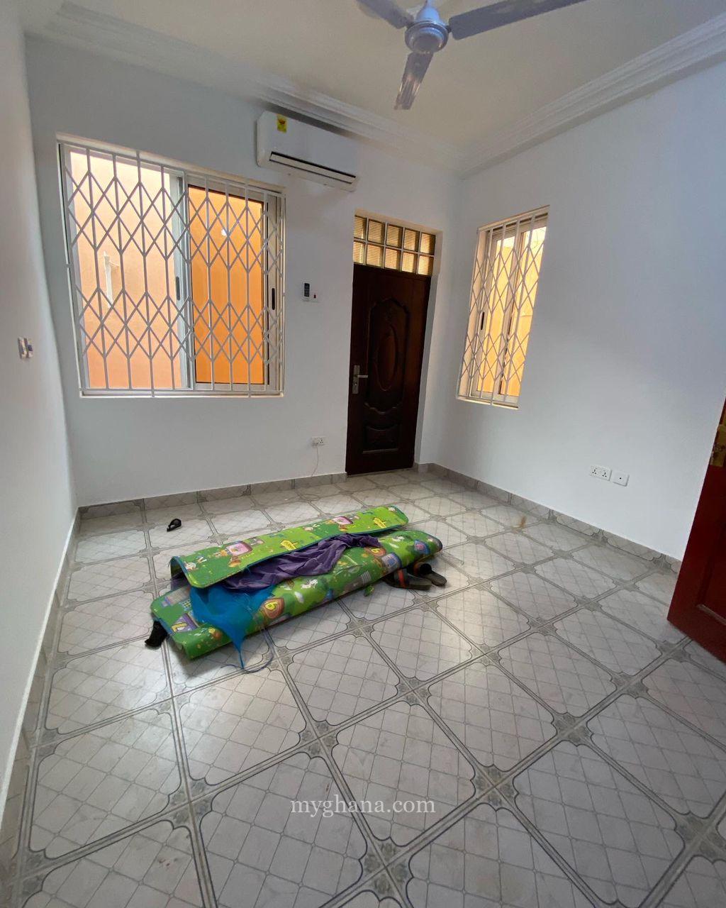 *1 🛏️ house to-let ¢2,500 per month 1yr @ Oyarifa*