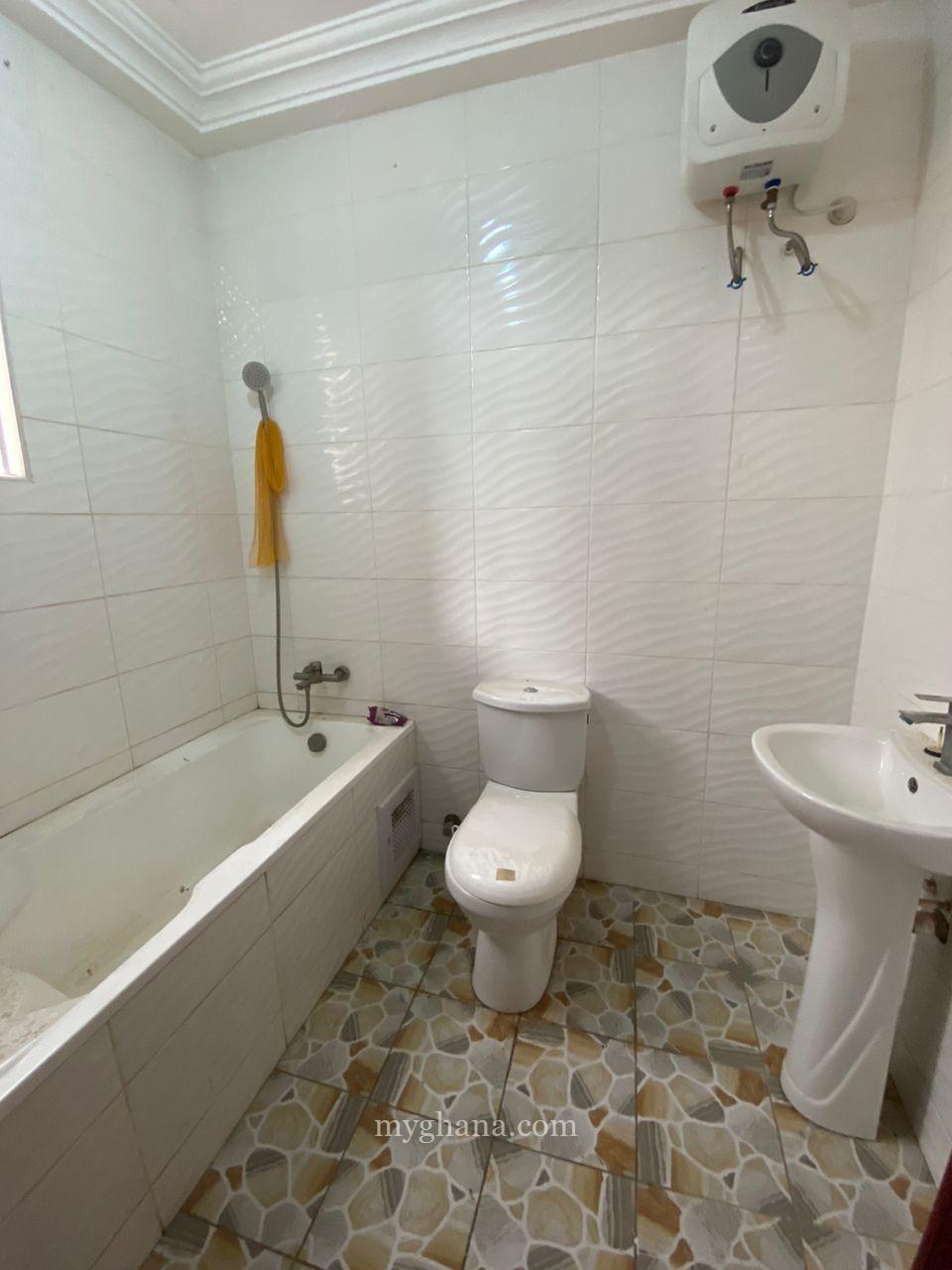 *1 🛏️ house to-let ¢2,500 per month 1yr @ Oyarifa*