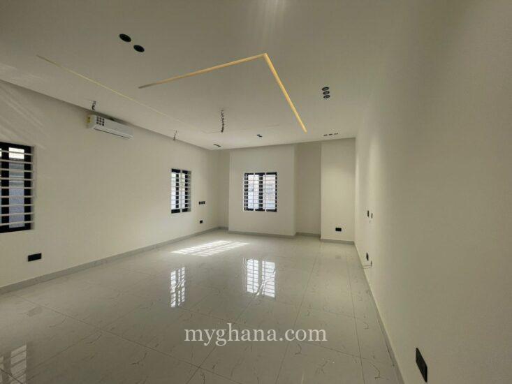 *3 🛏️ house forsale @ Oyarifa* *Selling price $125,000 negotiable*