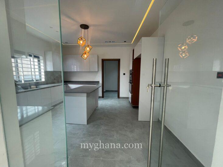 *3 🛏️ house forsale @ Oyarifa* *Selling price $125,000 negotiable*