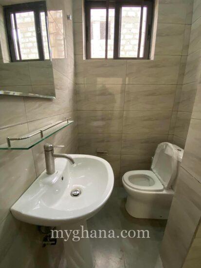 *1 🛏️ apartment to-let ¢2,800 per month 1yr @ School-Junction*