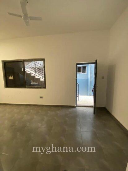 *1 🛏️ apartment to-let ¢2,800 per month 1yr @ School-Junction*
