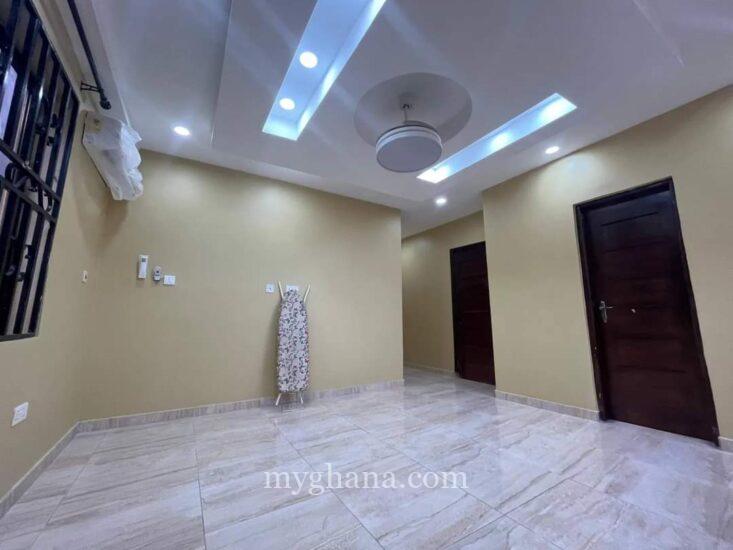 *2 🛏️ apartment to-let $600 per month 1yr @ Adjiriganor*