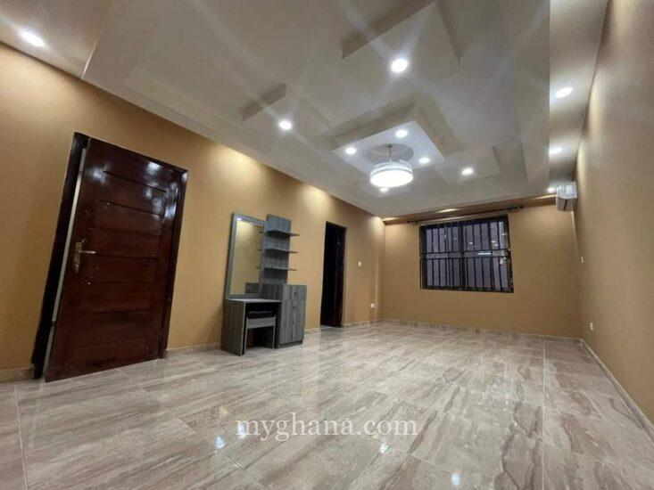 *2 🛏️ apartment to-let $600 per month 1yr @ Adjiriganor*