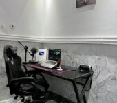 Luxury gaming/studio/office and study desk