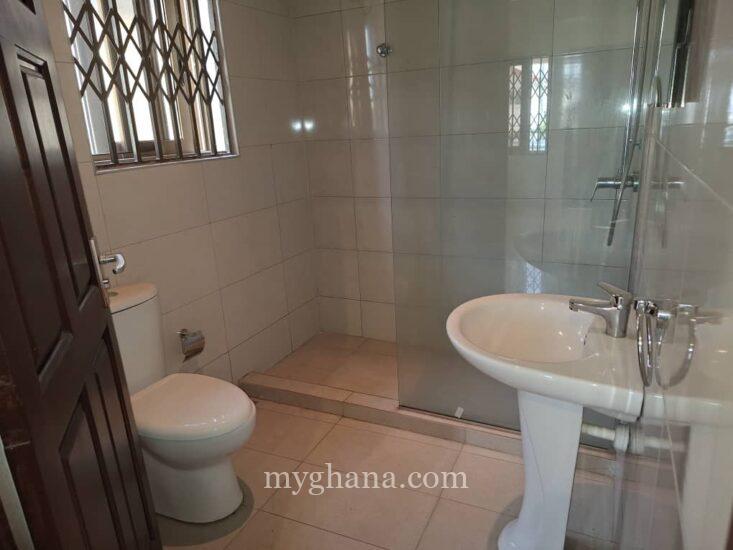 4 bedroom house to let at Adjiringanor – East Legon