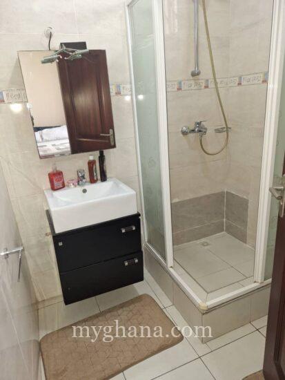 3 bedroom furnished apartment to let at Ridge near Alisa Hotel, Accra