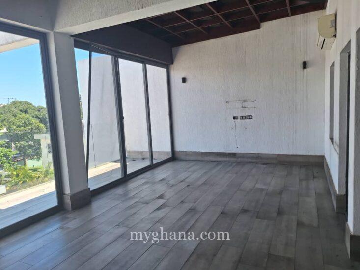 4 bedroom townhouse to let at Cantonments, Accra
