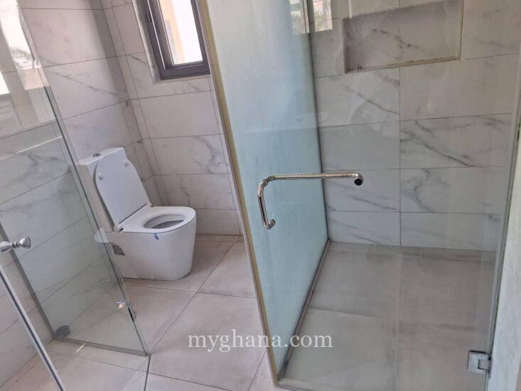 4 bedroom townhouse to let at Cantonments, Accra
