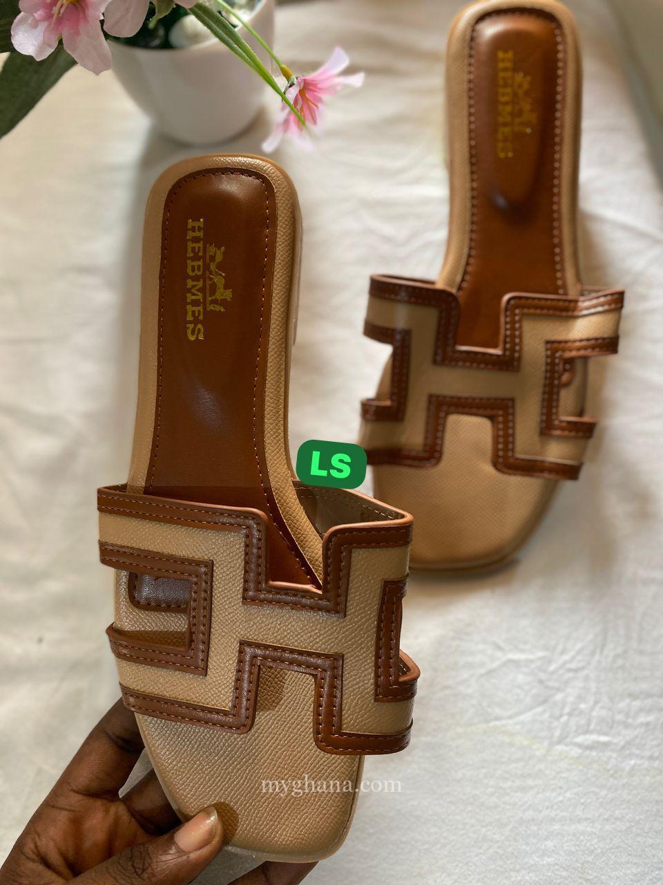 Trendy slippers