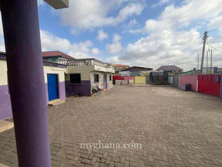 Basic School Up to JHS 3+ 5Bedrooms House For Sale at Kasoa