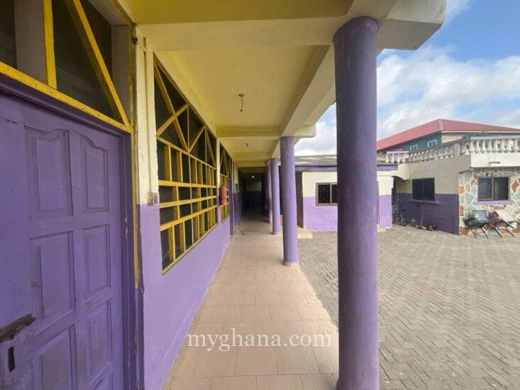 Basic School Up to JHS 3+ 5Bedrooms House For Sale at Kasoa