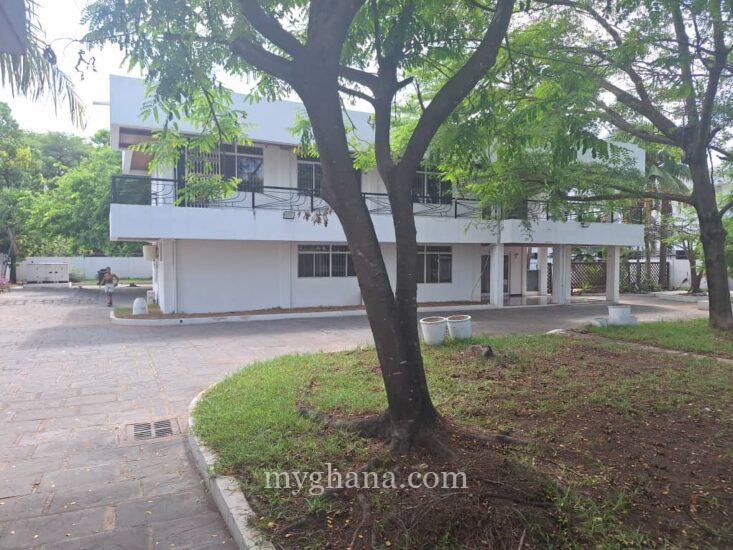 Four bedroom house to let at Dzorwulu near the Gulf Course, Accra