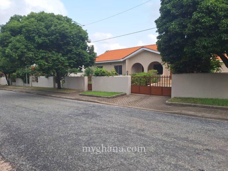 Three bedroom house to let at Regimanuel Estate, East Airport, Accra