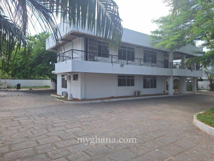 Four bedroom house to let at Dzorwulu near the Gulf Course, Accra