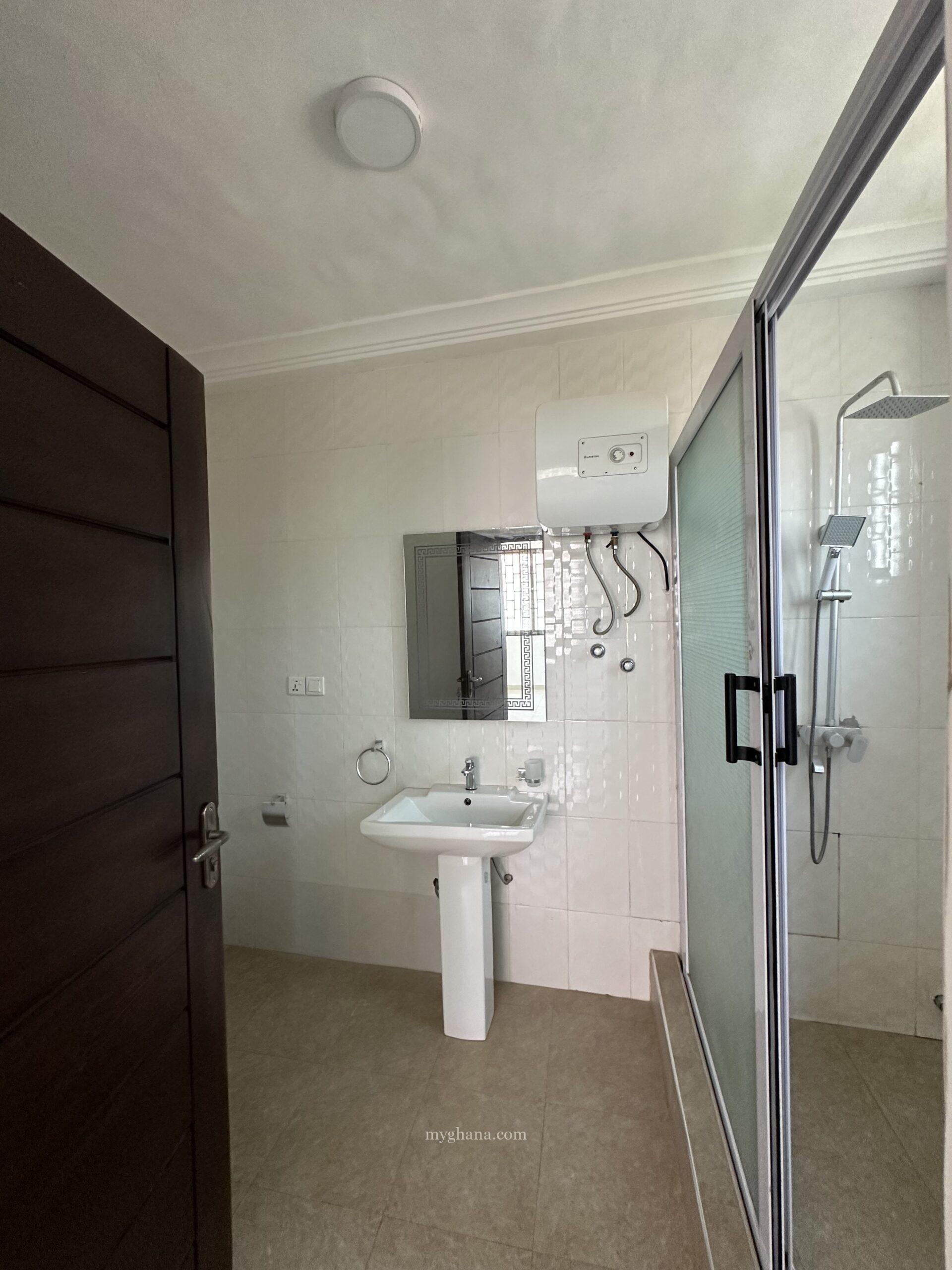 Executive three bedroom apartment for rent