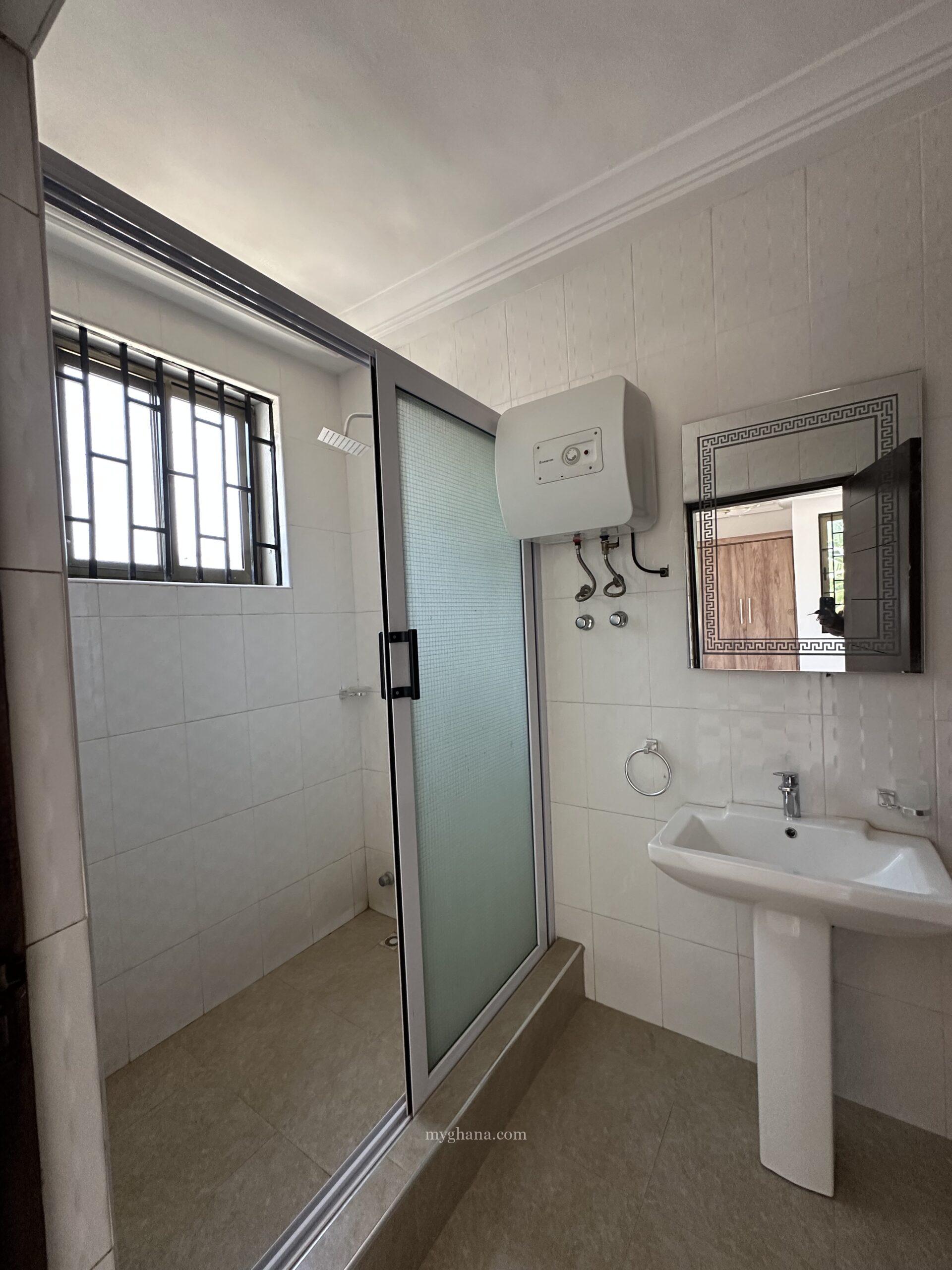 Executive three bedroom apartment for rent