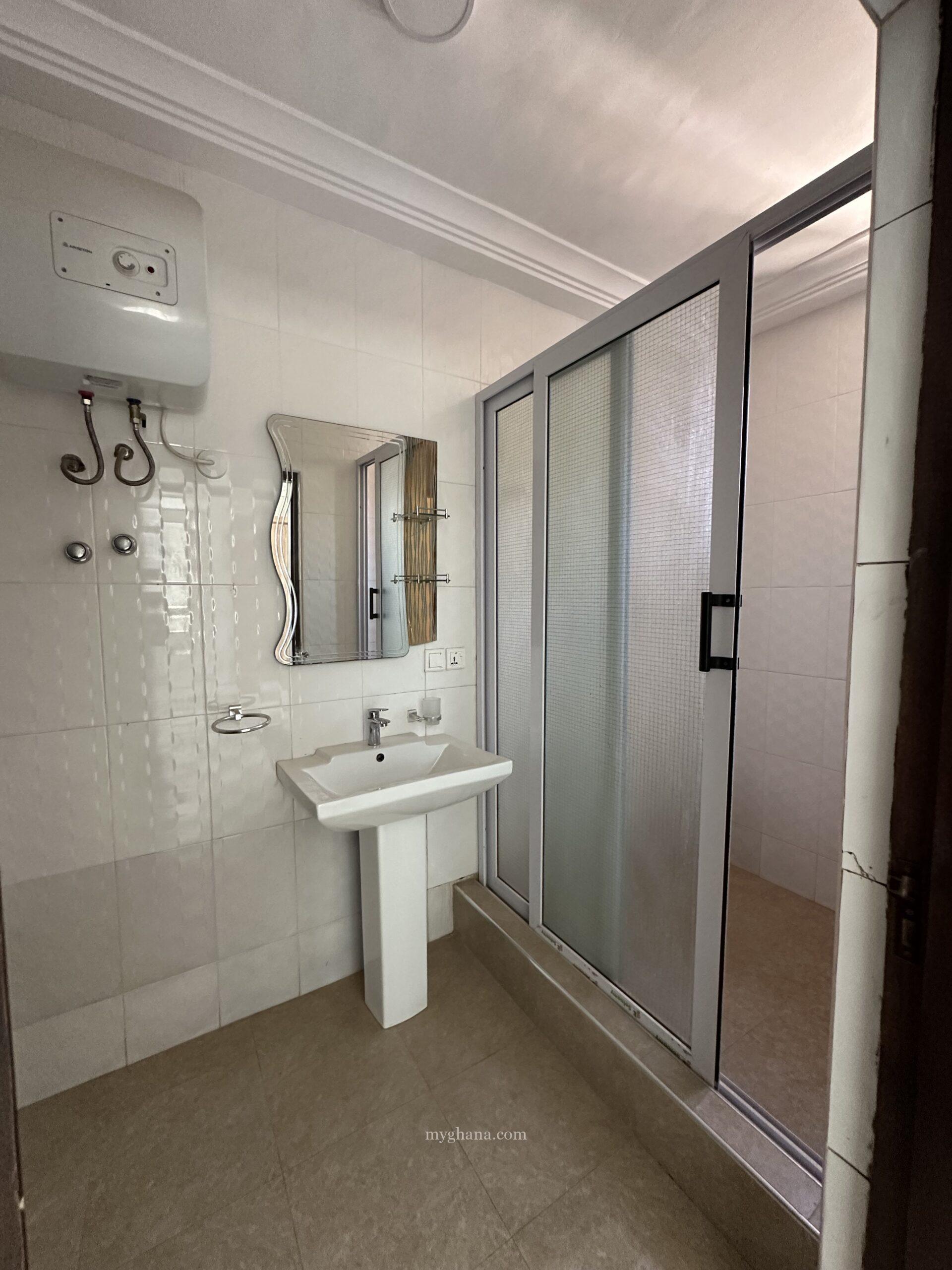 Executive three bedroom apartment for rent