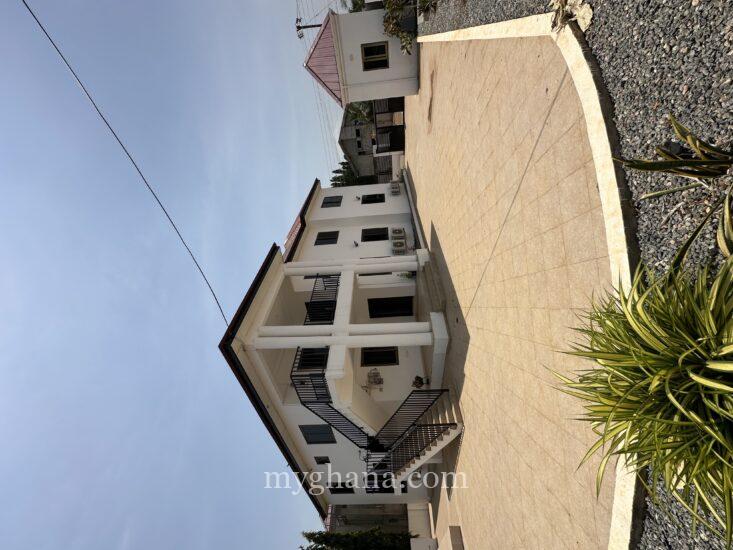 Executive three bedroom apartment for rent