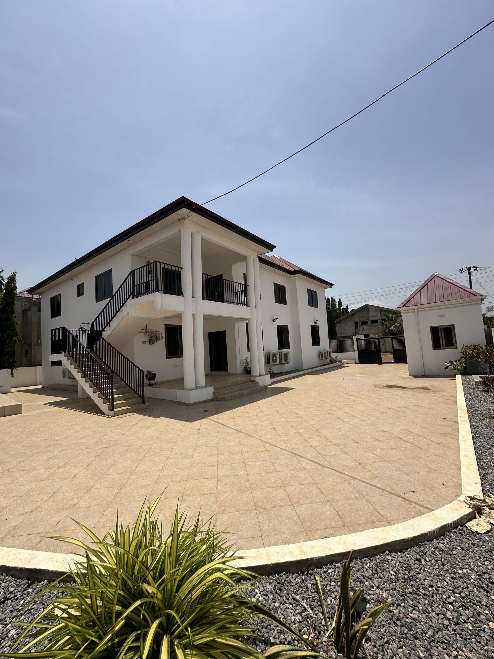 Executive three bedroom apartment for rent