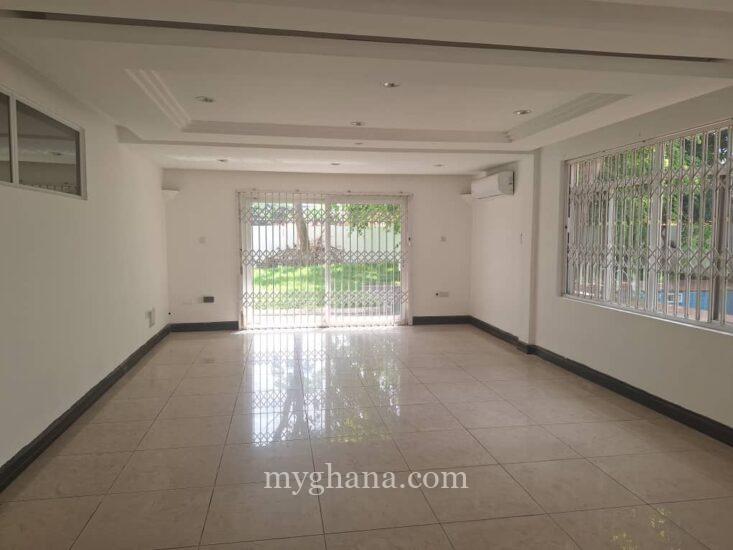 Four bedroom house to let at Dzorwulu near the Gulf Course, Accra