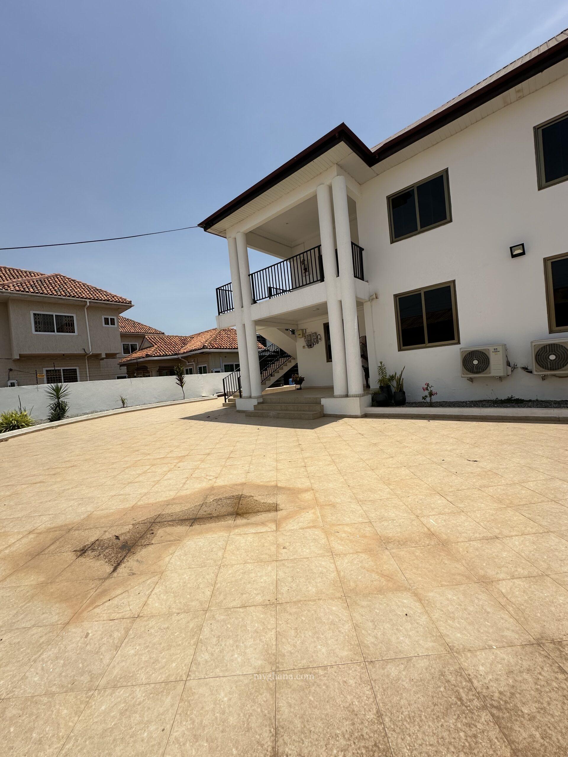 Executive three bedroom apartment for rent
