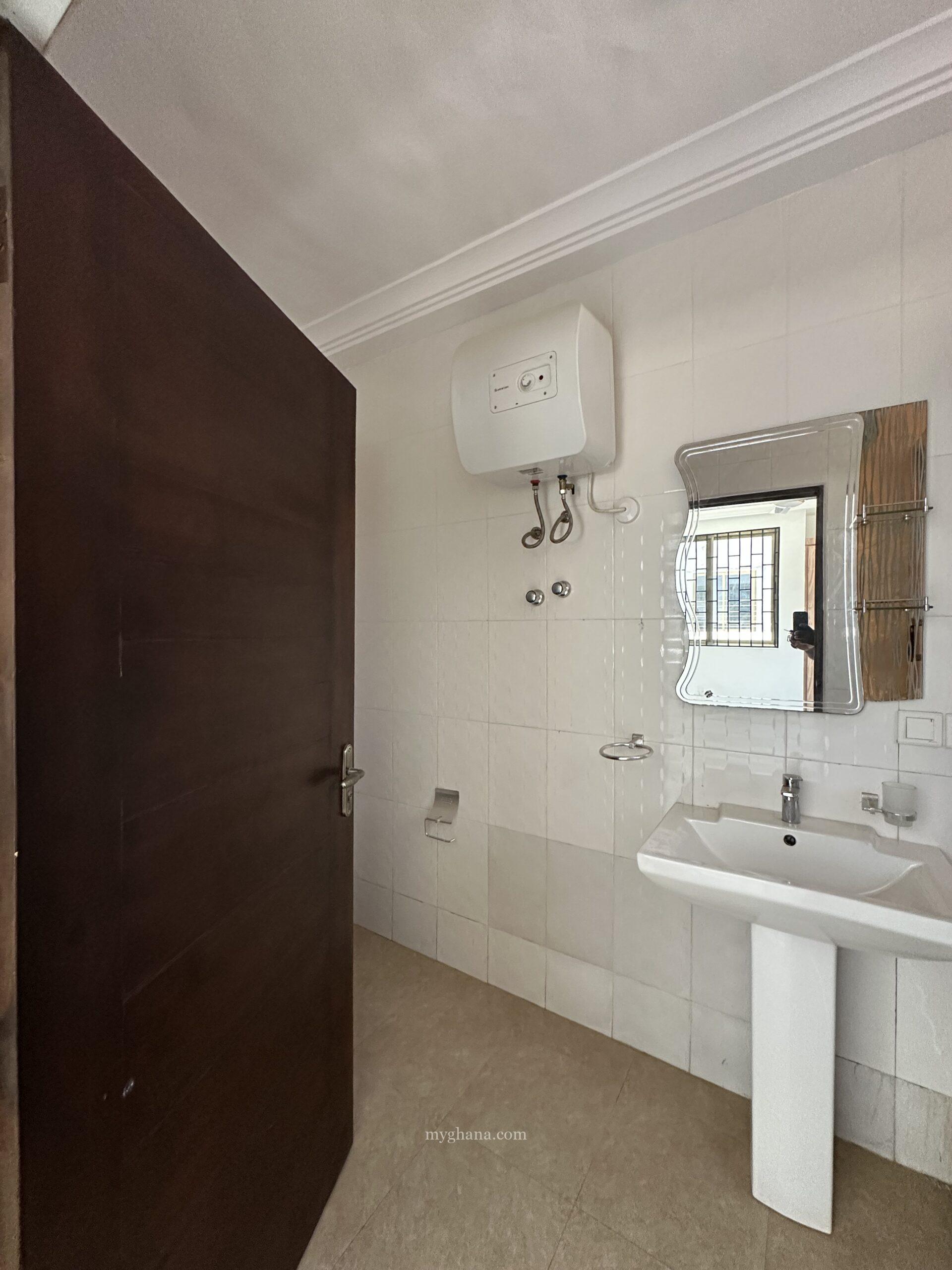 Executive three bedroom apartment for rent