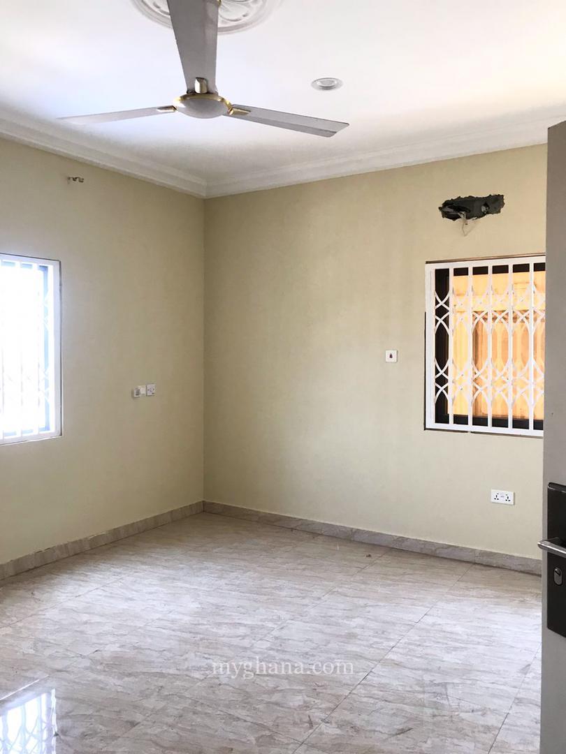 2 bedrooms apartment for rent at tantra hills