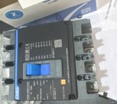 Molded case circuit breaker