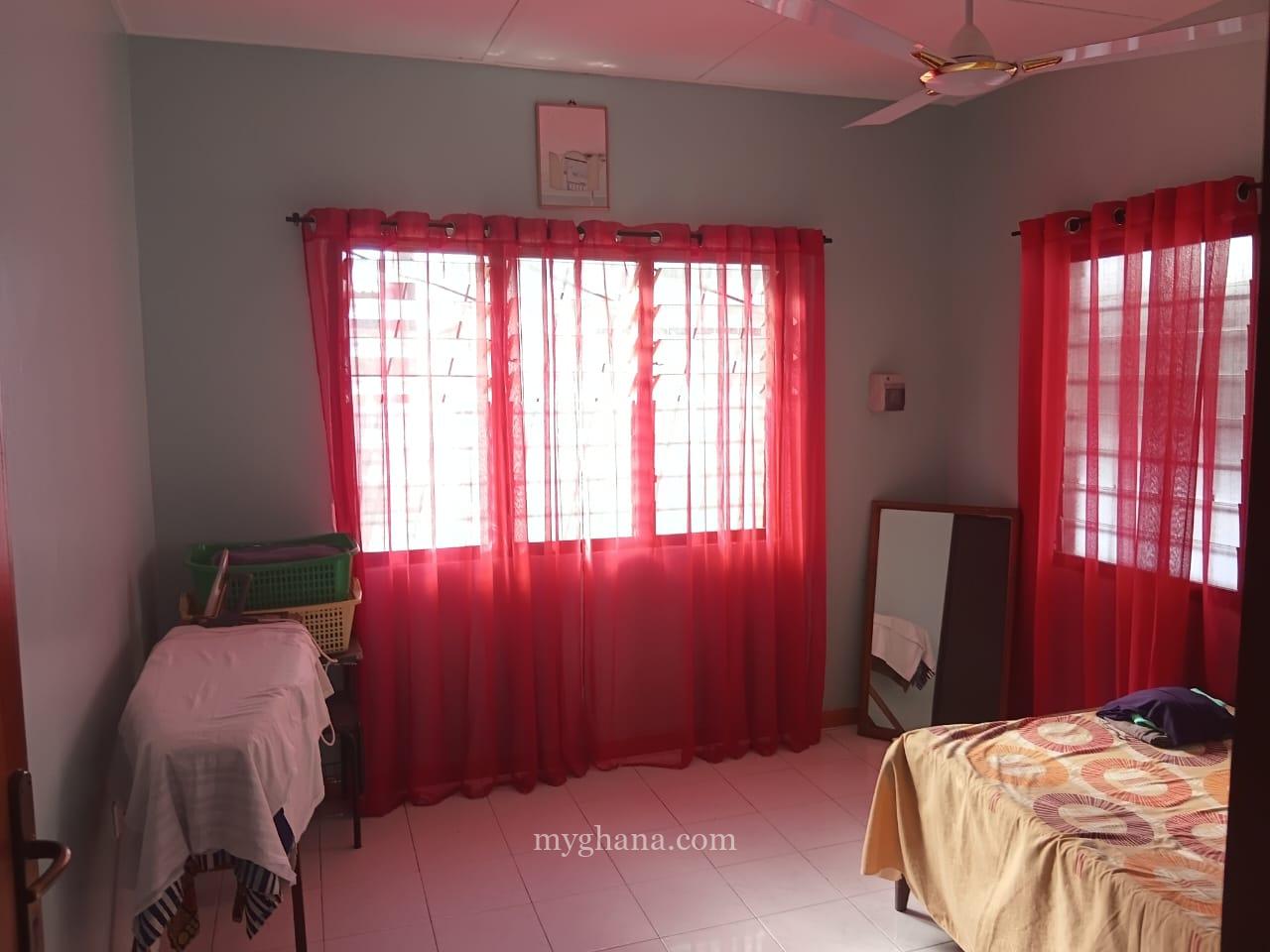 Three bedroom house for sale at Tema Community 20, Ghana