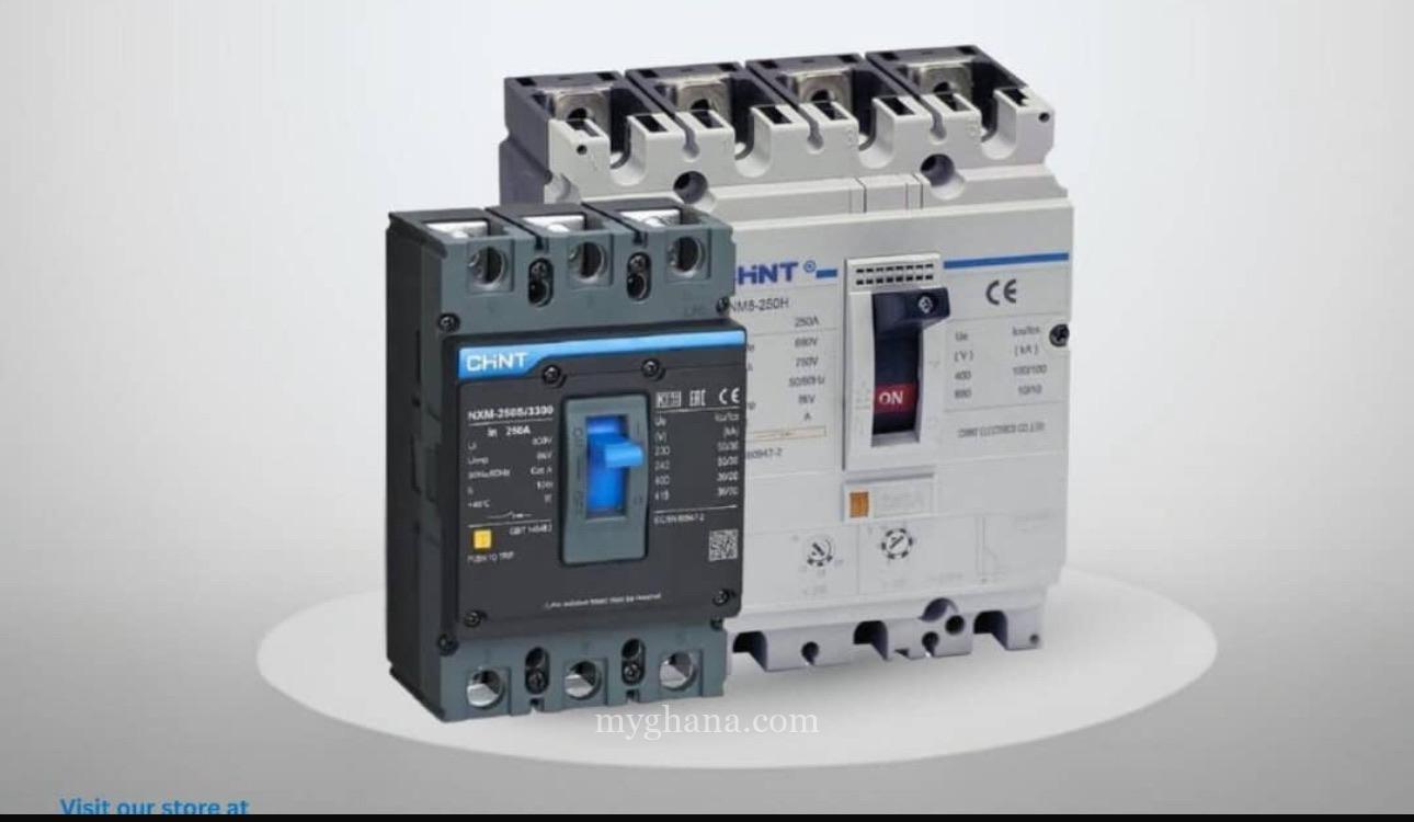 Molded case circuit breaker