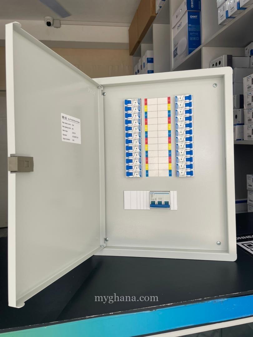 8-way 3 phase main switch Complete with breakers