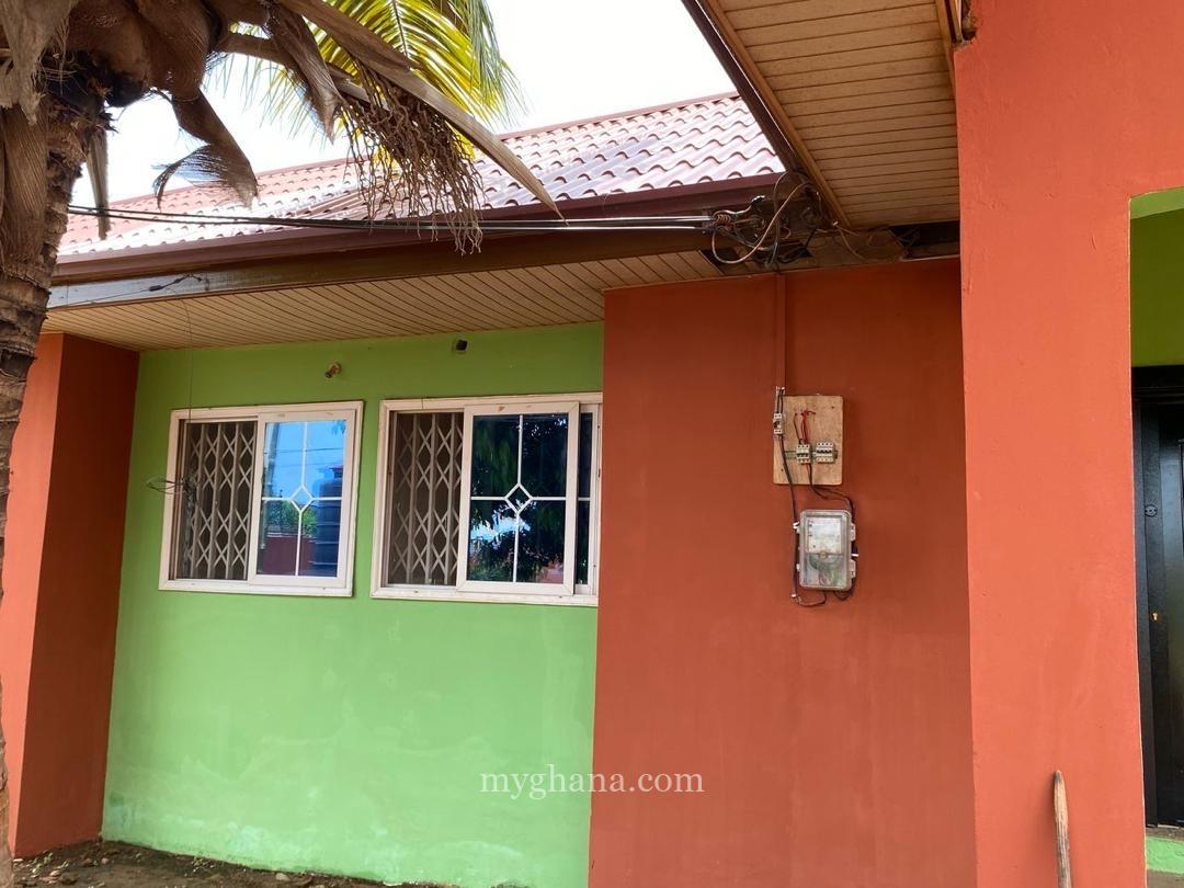 5-Bedroom House + One Outhouse on a 100x80FT Plot for sale at Tema Communit