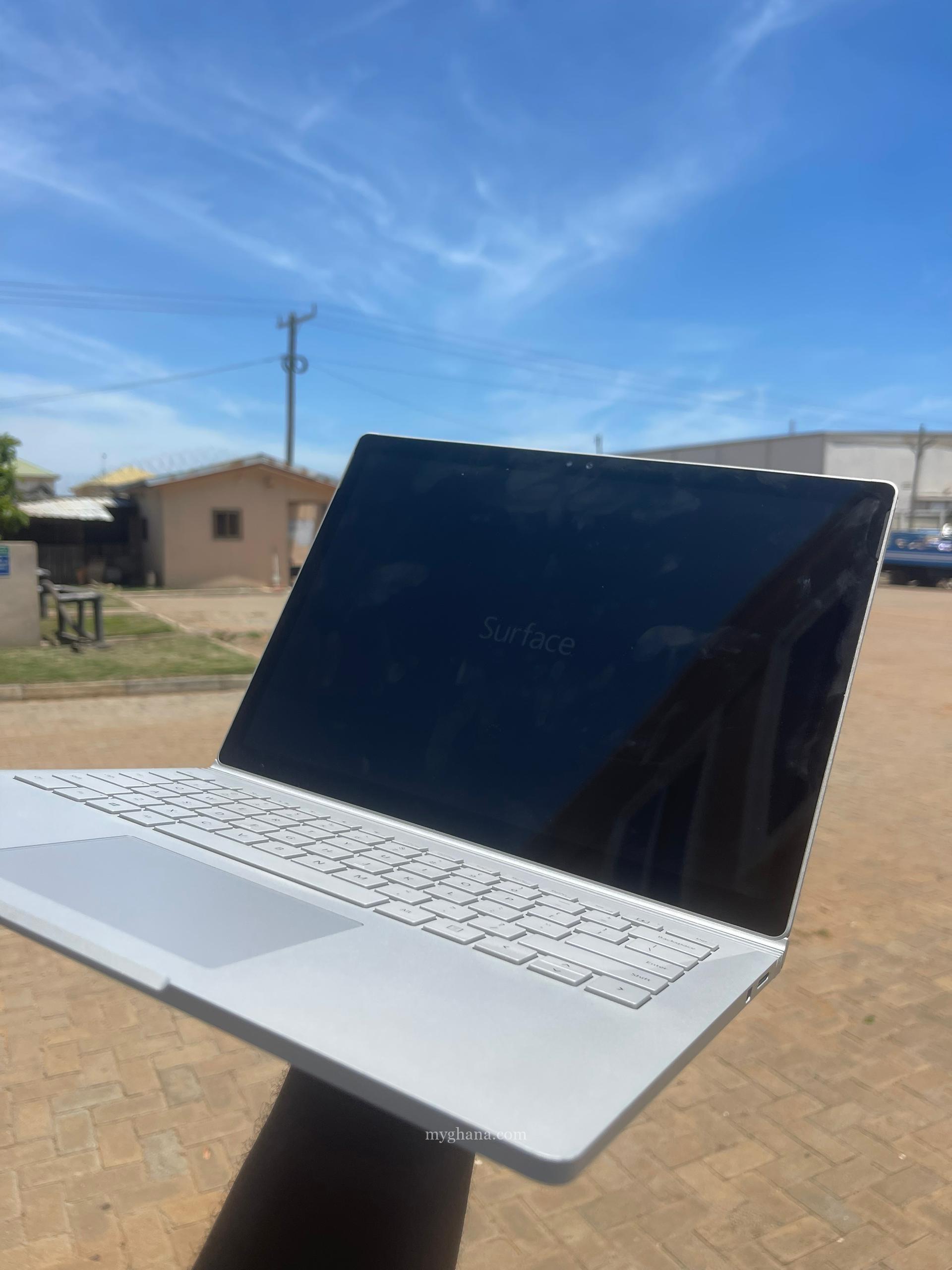 Microsoft surface book 2