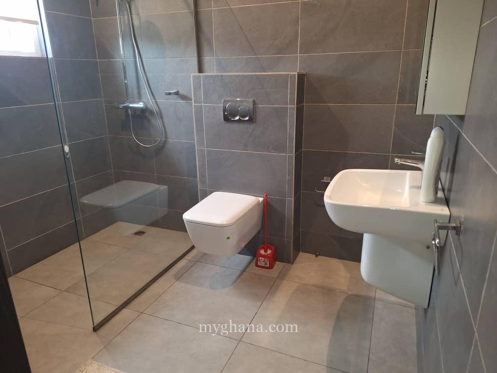 Furnished 3 bedroom townhouse to let at Cantonments, Accra