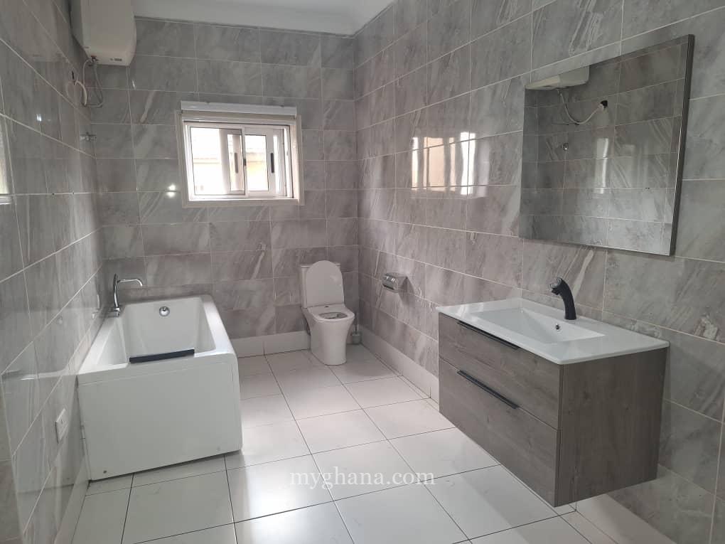 4 bedroom house to let at West Legon, Accra