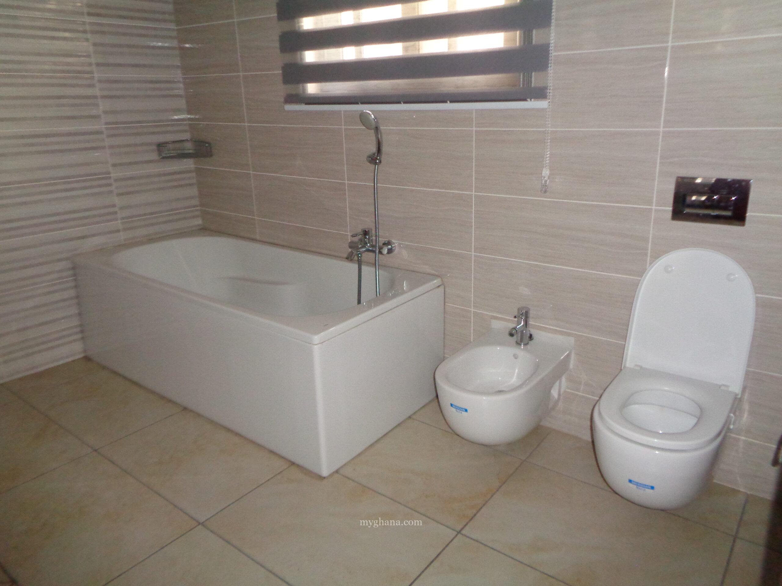 Furnished three bedroom townhouse to let at Cantonments, Accra